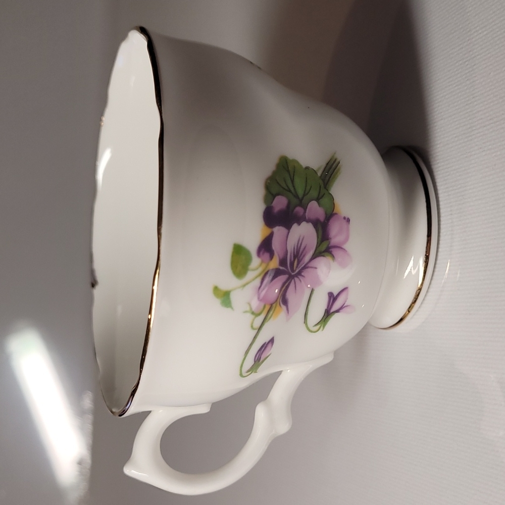 Royal Vale   sweet Violet bone China  teacup